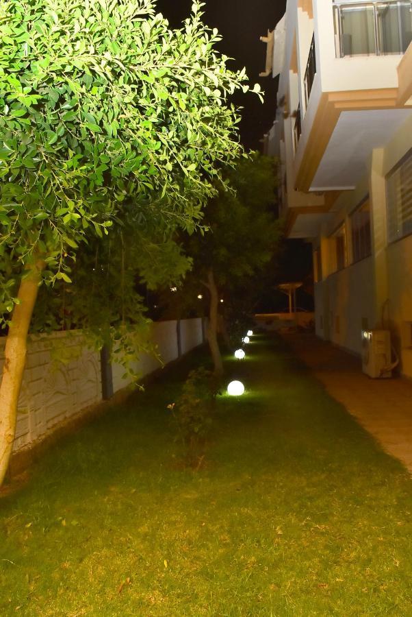 Nora Suit Hotel Side Exterior photo